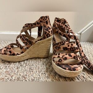 Ankle wrap platform wedges